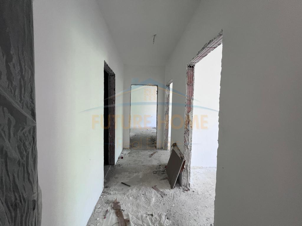 In vendita, Appartamento 3+1+2, Via 5 Maggio, Tirana.
