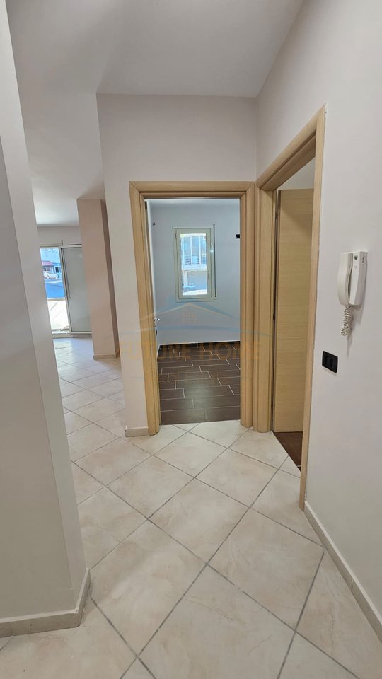 Shitet, Apartament 2+1 , Vila e Zogut, Durres