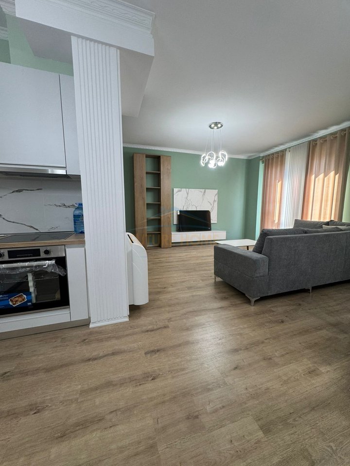 Qera, Apartament 2+1+2+Post parkimi, Myslym Shyri, Tirane.