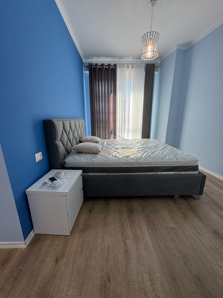 Qera, Apartament 2+1+2+Post parkimi, Myslym Shyri, Tirane.