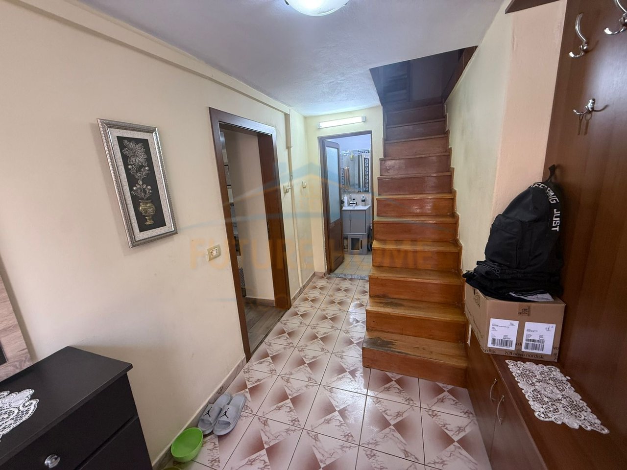 For sale, 3-Story Villa, Neighborhood 6, Korçë.
