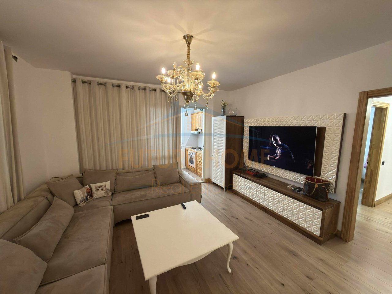 Shitet , Apartament 2+1 , Fresk