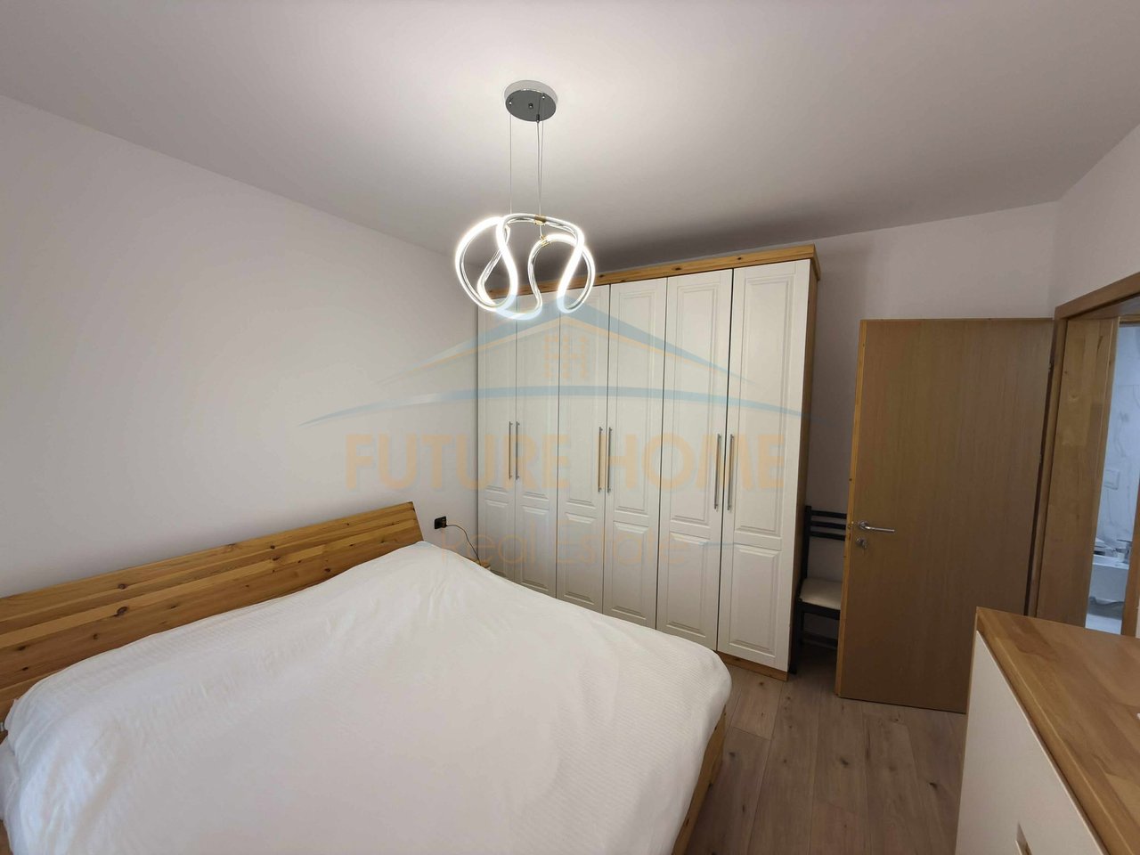 Shitet , Apartament 2+1 , Fresk
