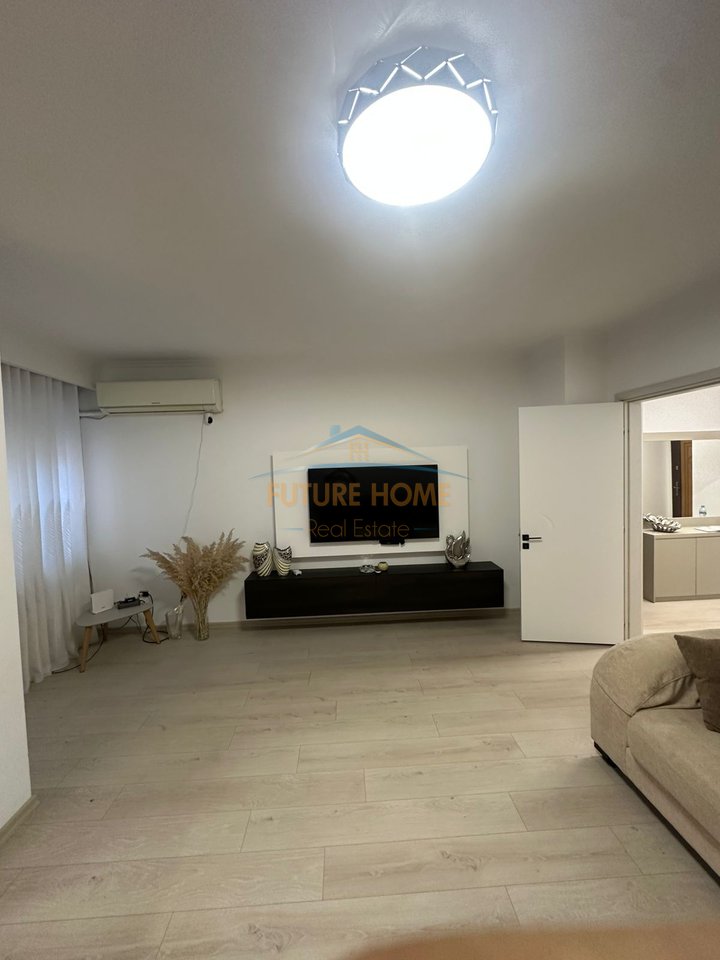 Rent, Apartment 2+1+2+Parking space, Brryl, Tirana.