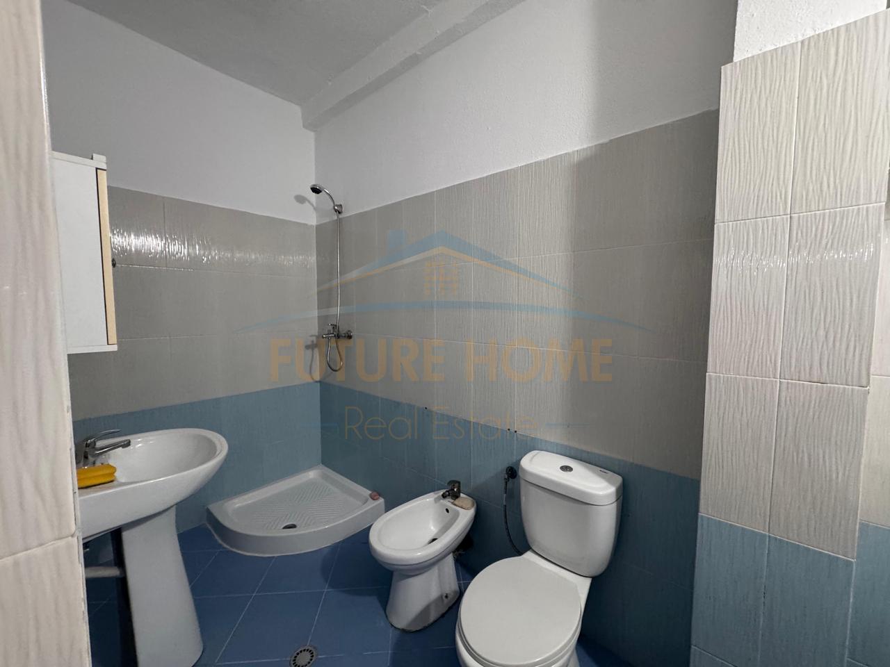 Qera, Apartament 2+1, Plazhi Hekurrudha, Durres.