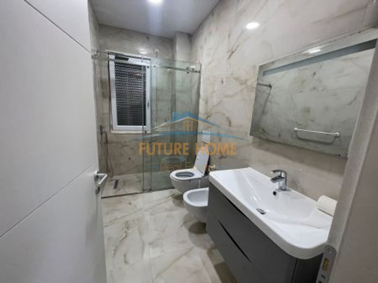 For rent, 2+1 apartment + parking space, Botanical Garden, Tirana