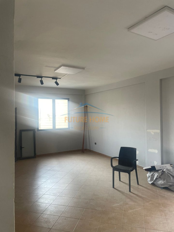 Qera,Ambjent Zyre, Unaza e Re,Tirane