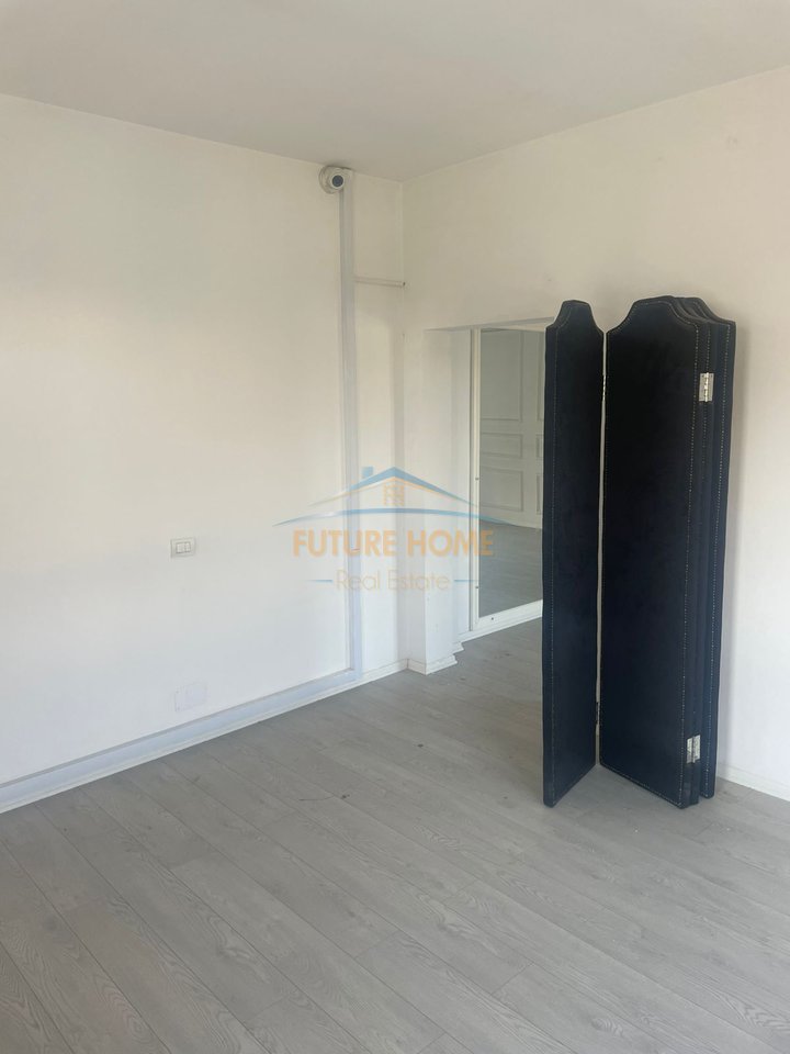 Qera,Ambjent Zyre, Unaza e Re,Tirane