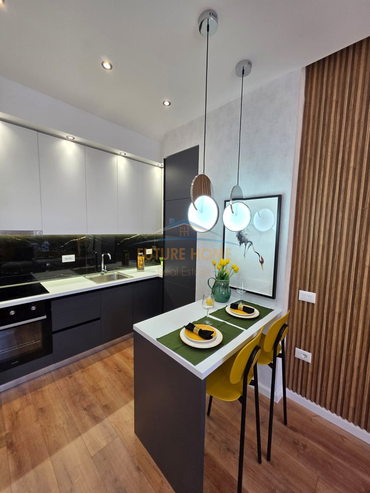 Shitet, Apartament 1+1, Vasil Shanto, Tiranë.