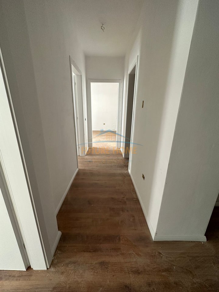 Shitje, Apartament 2+1+2, Kompleksi Univers City, Tirane.