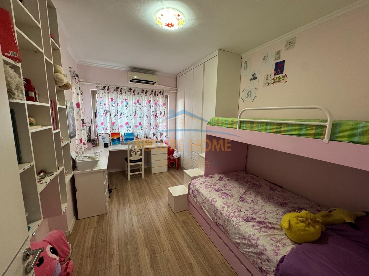 Shitet Apartament 2+1 , Unaza e Re, prane Vila L