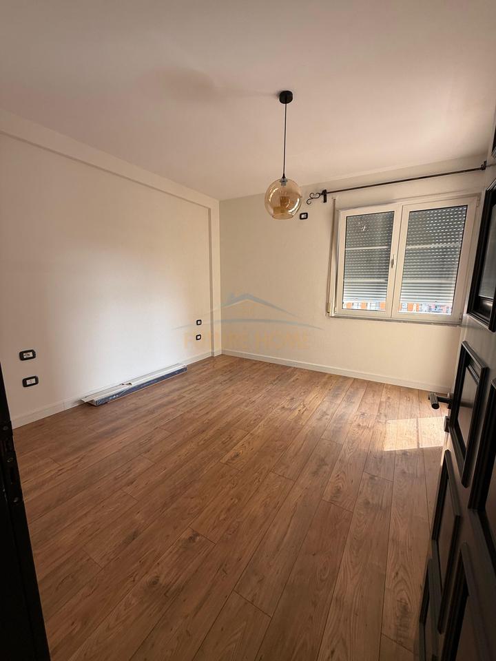 Qira, Apartment 2+1+2, Komuna E Parisit, Tirana.
