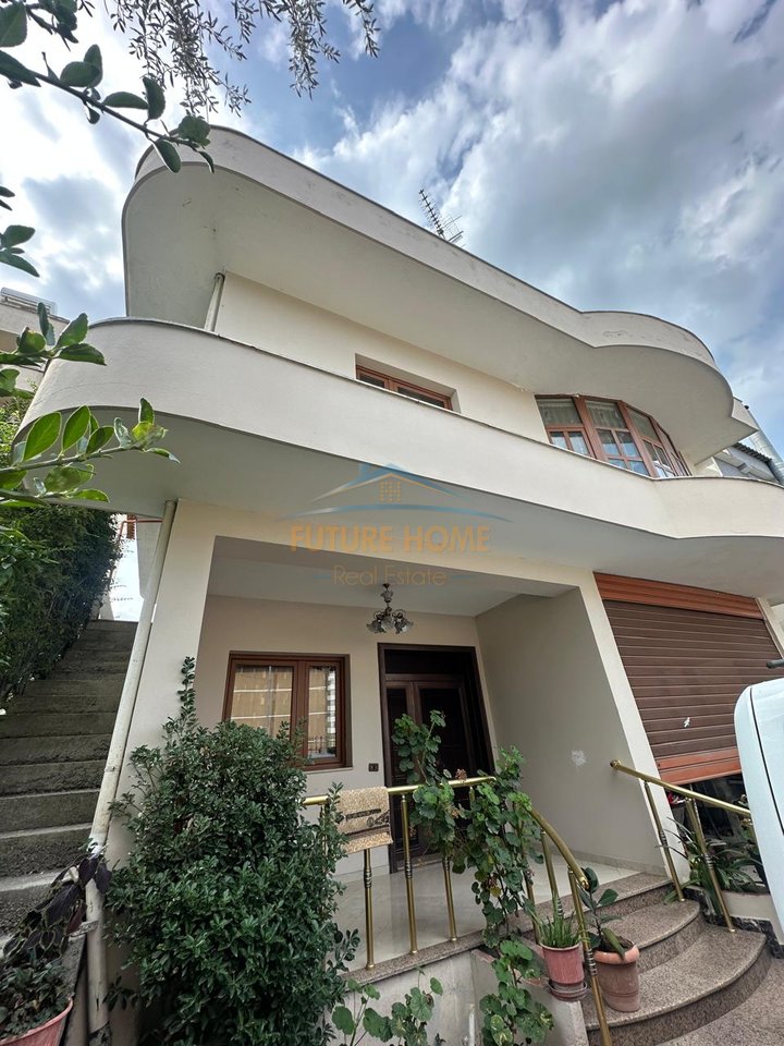 Shitet, Shtëpi Private 3 Katëshe,Kthesa e Kamzës,Tiranë
