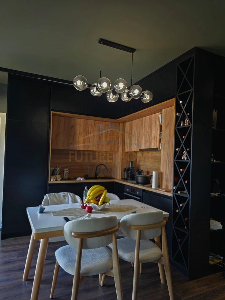 For sale, Apartment 2+1+Veranda+Wardrobe, Former Electric Market, Tirana.