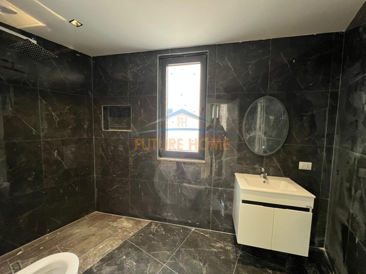 Shitet , Apartament 3+1+2  , Unaza e Re