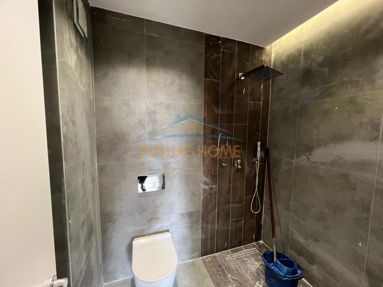 Shitet , Apartament 3+1+2  , Unaza e Re