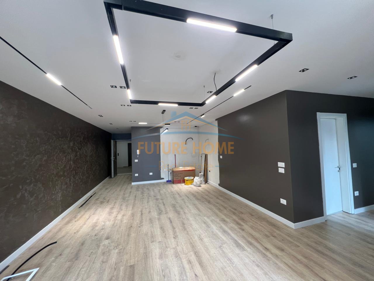 Shitet , Apartament 3+1+2  , Unaza e Re