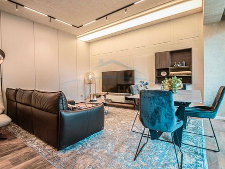 Shitet, Apartament 2+1+2, Ambasador 3, Tiranë