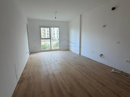 Shitet, Apartament 1+1, Green Rezidence Kamez, Tiranë.