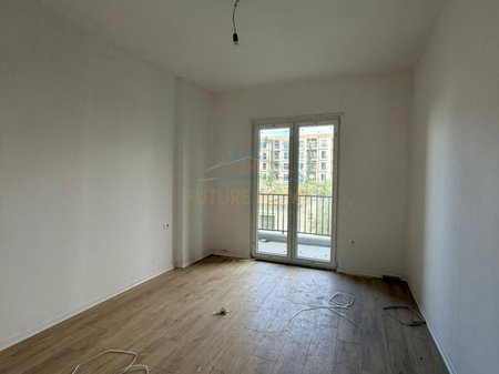 Shitet, Apartament 1+1, Green Rezidence Kamez, Tiranë.