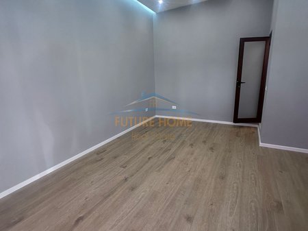 Qera, Business environment, Kongresi i Manastirit Street, Tirana.