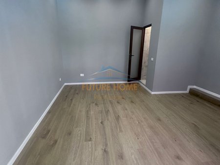 Qera, Business environment, Kongresi i Manastirit Street, Tirana.