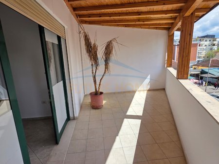 Rent, Apartment 2+1+2+Veranda, Don Bosko, Tirana
