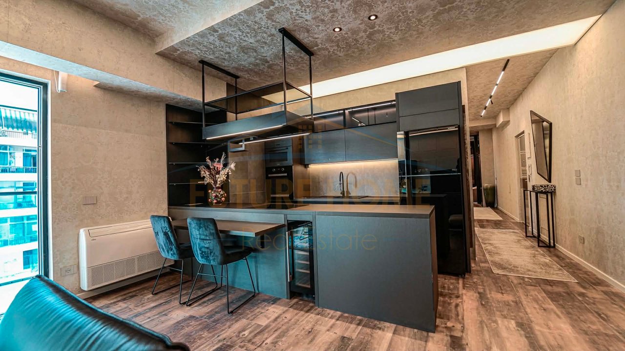 Shitet, Apartament 2+1+2, Ambasador 3, Tiranë
