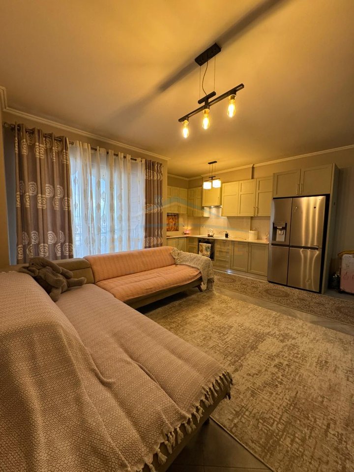 Shitet,Apartament 2+1+2, Kompleksi Tower Bridge,Rruga e Dibres.