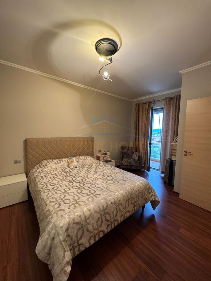 Shitet,Apartament 2+1+2, Kompleksi Tower Bridge,Rruga e Dibres.