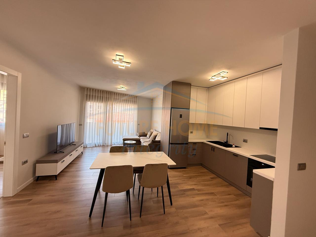 Affitto, Appartamento 2+1+2+Posto Auto, Via Elbasan, Tirana.