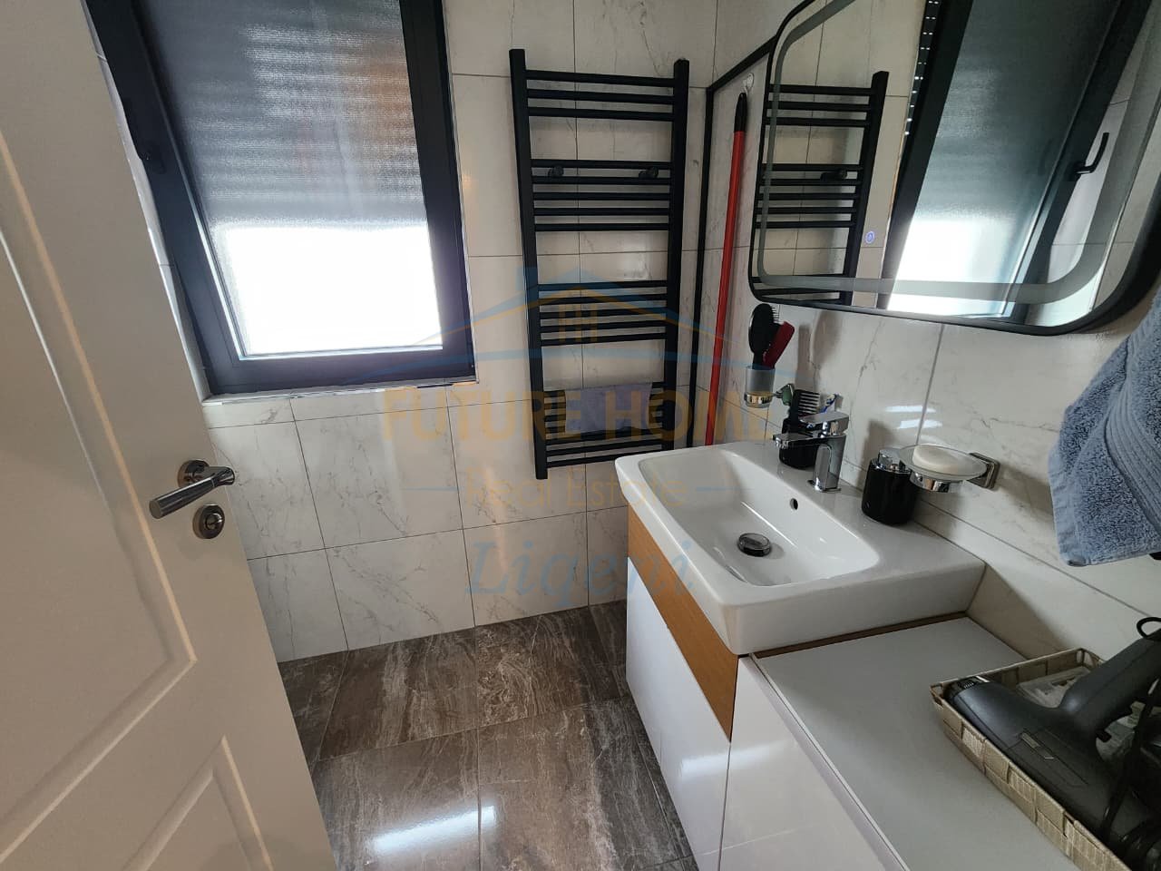 For sale, Apartment 2+1+Parking Post, Liqeni i Thate, Tirana