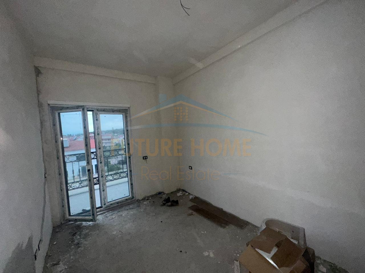 Shitet, Apartament 1+1, Sauk, Tirana Porta e Re, Tiranë.