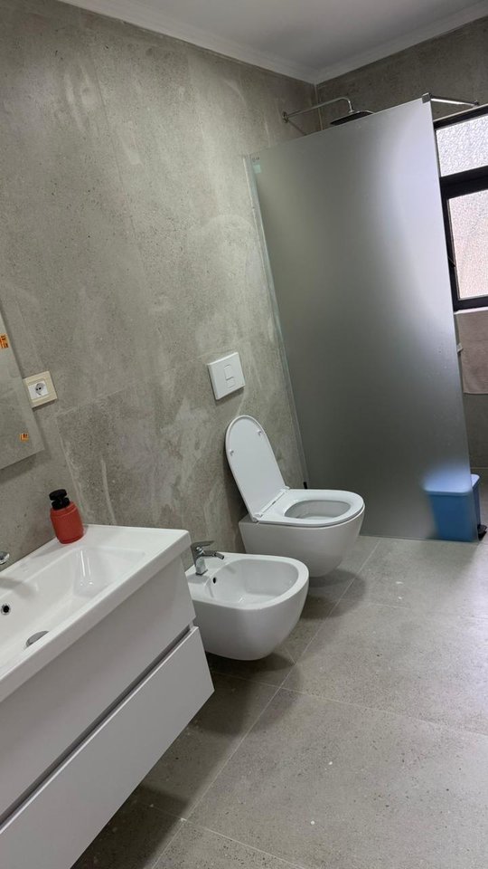 Qera, Apartament 1+1+ Post Parkimi, Rruga Siri Kodra, Tirane