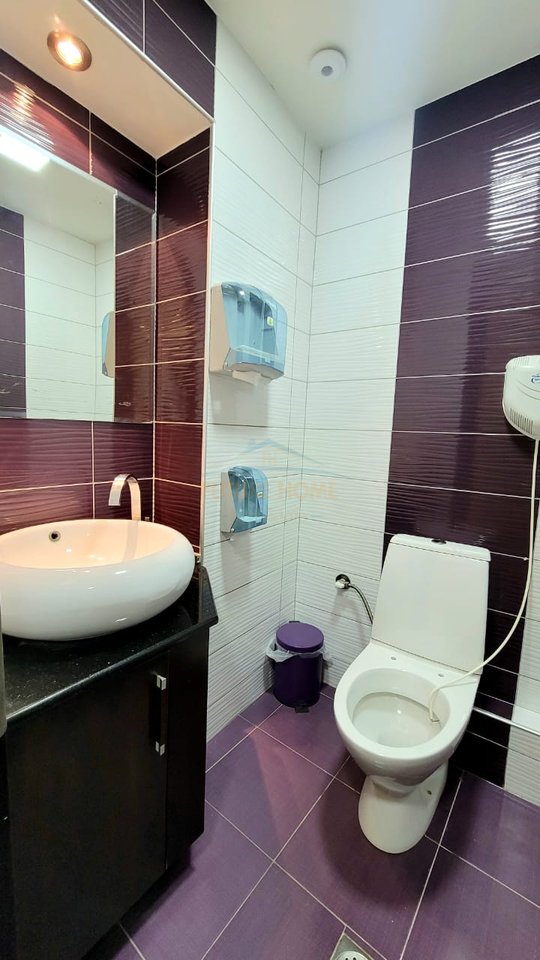 For sale, 3-Story Hotel, Korçë Center