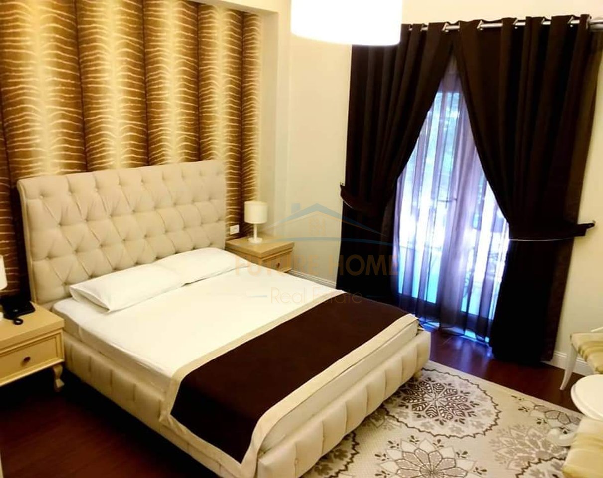 For sale, 3-Story Hotel, Korçë Center