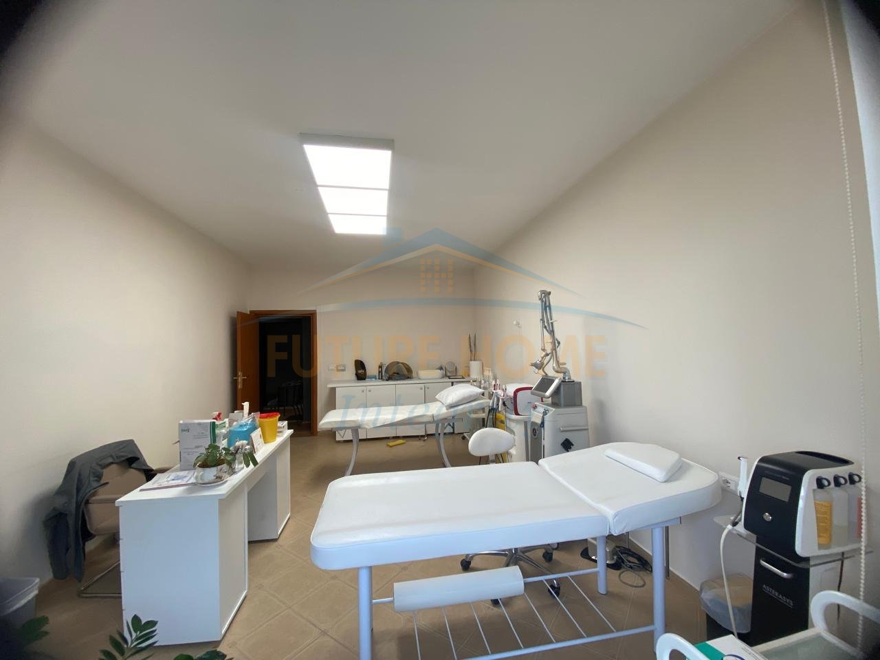 Affitto, Ambiente Aziendale, Myslym Shyri, Tirana.