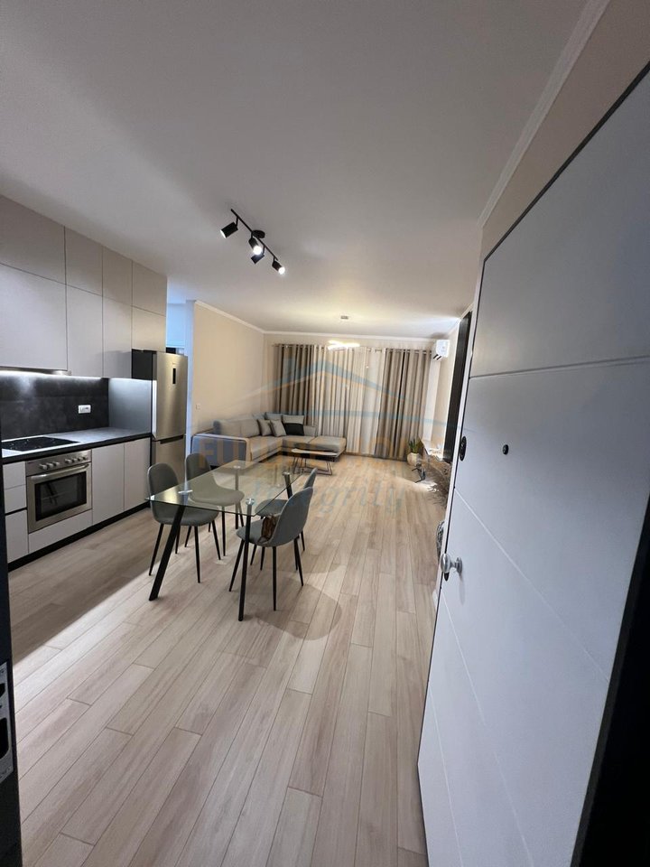 Qera, Apartament 1+1, Rruga e Dibrës, Tiranë.