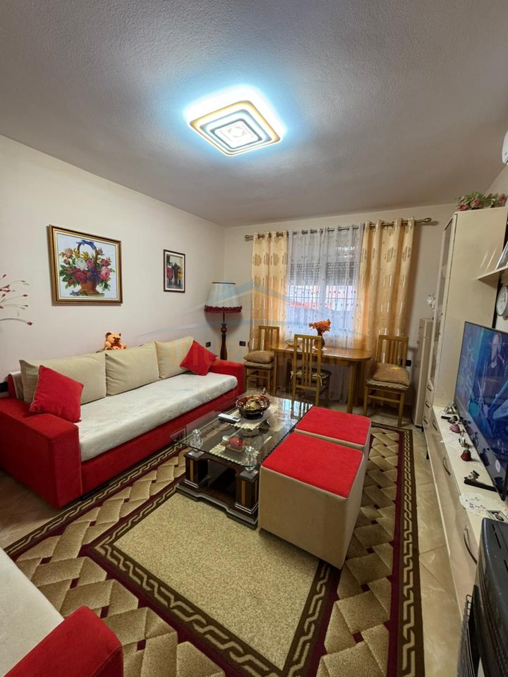 Shitet,Apartament 1+1, Xhamllik