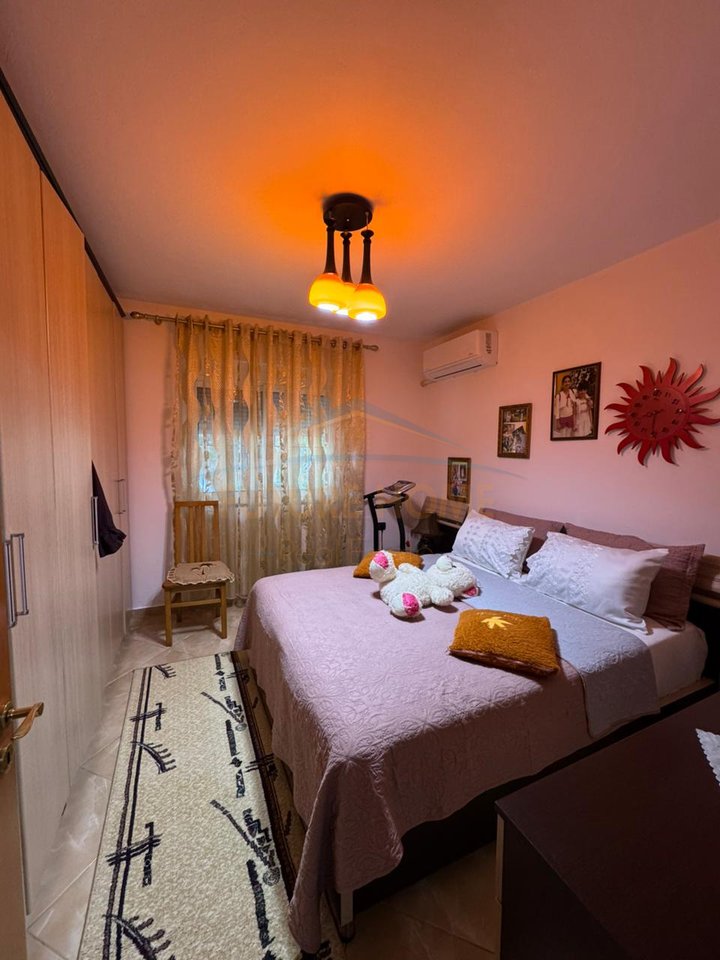 Shitet,Apartament 1+1, Xhamllik