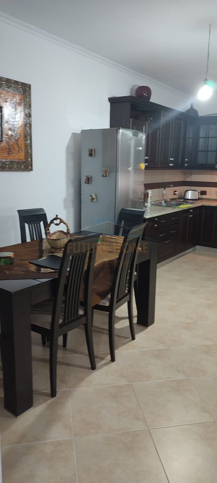 Qera, Apartament 2+1+2+Depo, Rruga e Kavajës, Tiranë