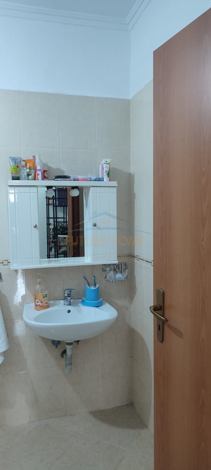 Qera, Apartament 2+1+2+Depo, Rruga e Kavajës, Tiranë