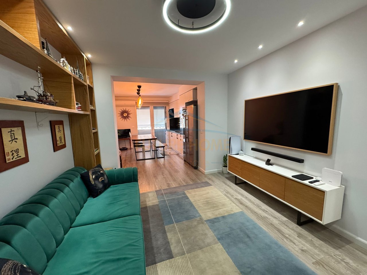 Shitet, Apartament 2+1, Blloku