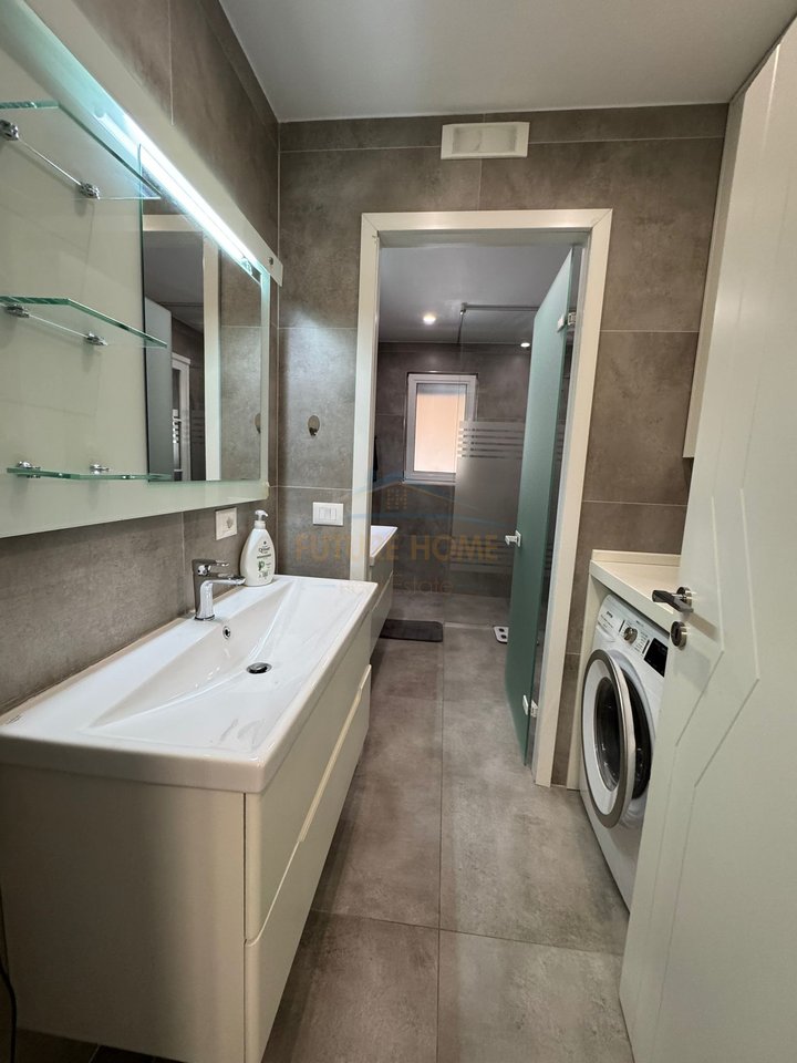 Shitet, Apartament 2+1, Blloku