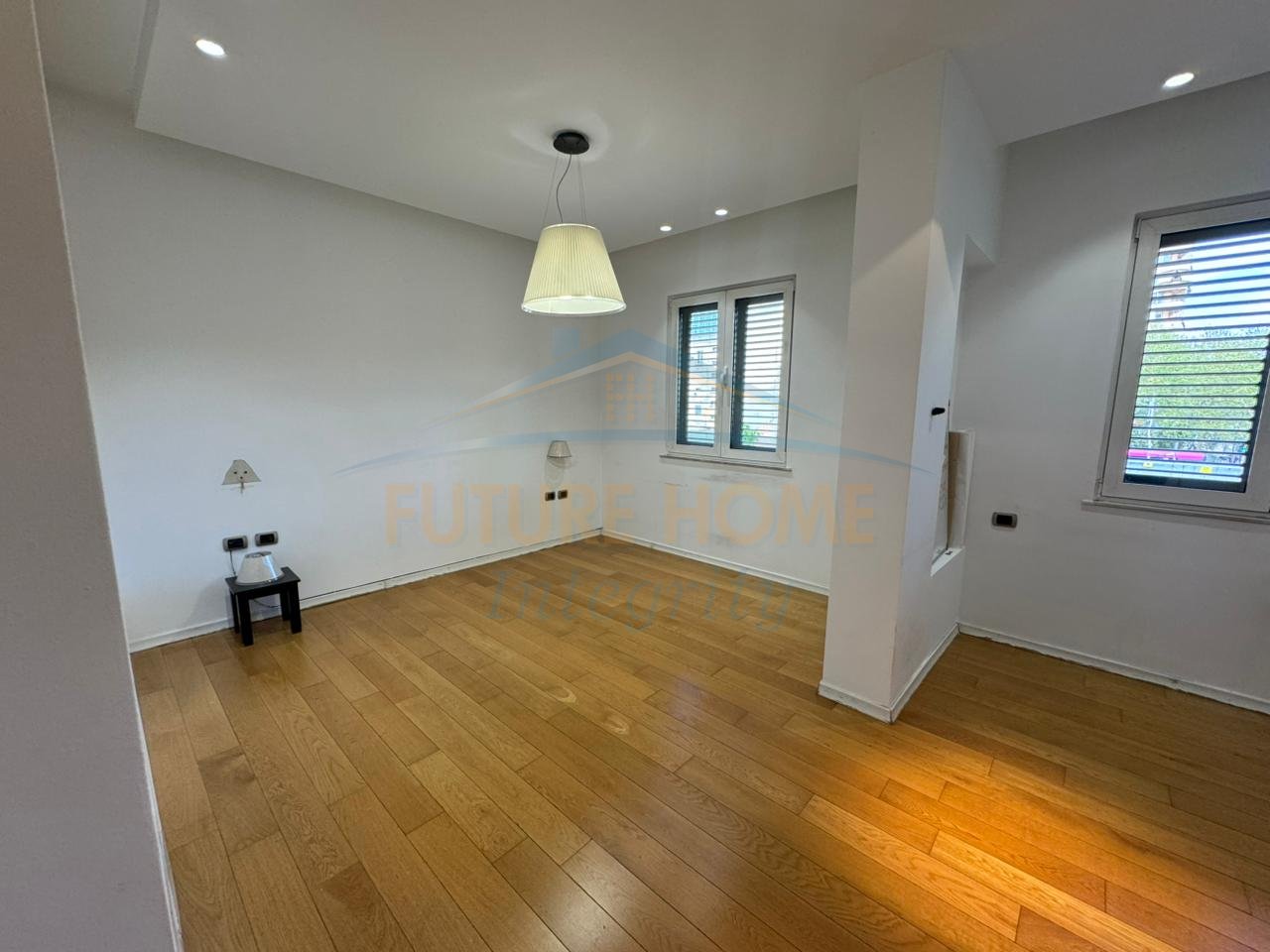 Qera, Apartament 2+1 për Zyra, Blloku, Tiranë.