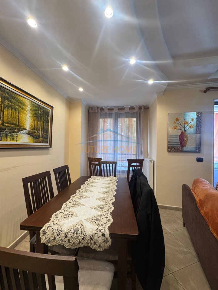 Affitto, Appartamento 3+1+2+Posto Auto, Via Bogdanëve, Tirana