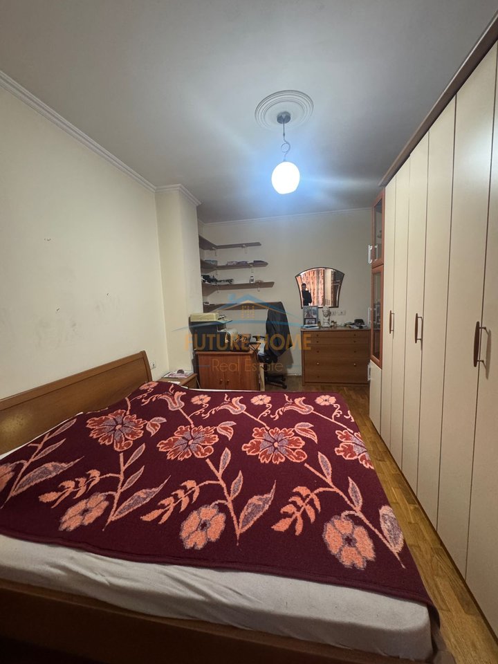 Affitto, Appartamento 3+1+2+Posto Auto, Via Bogdanëve, Tirana