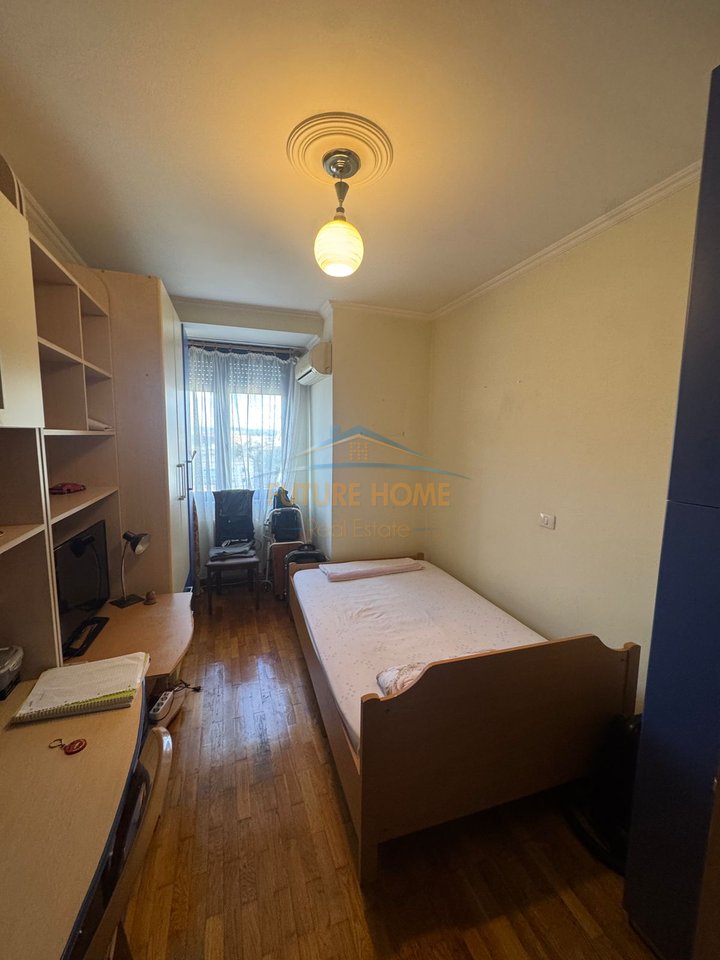 Affitto, Appartamento 3+1+2+Posto Auto, Via Bogdanëve, Tirana