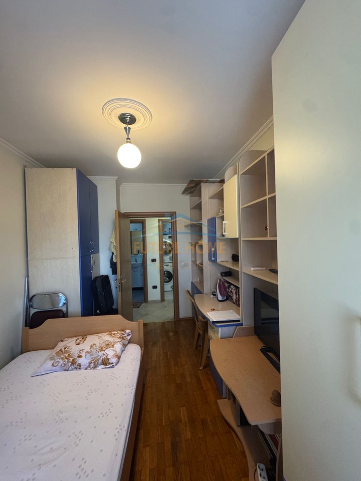 Affitto, Appartamento 3+1+2+Posto Auto, Via Bogdanëve, Tirana