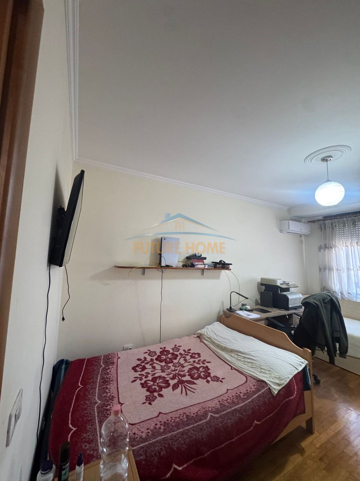 Affitto, Appartamento 3+1+2+Posto Auto, Via Bogdanëve, Tirana